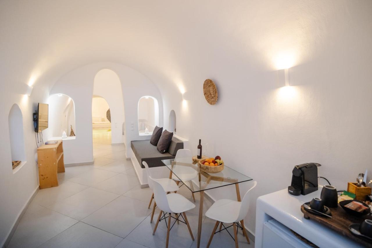 Luxus Vip Suites Иа Екстериор снимка