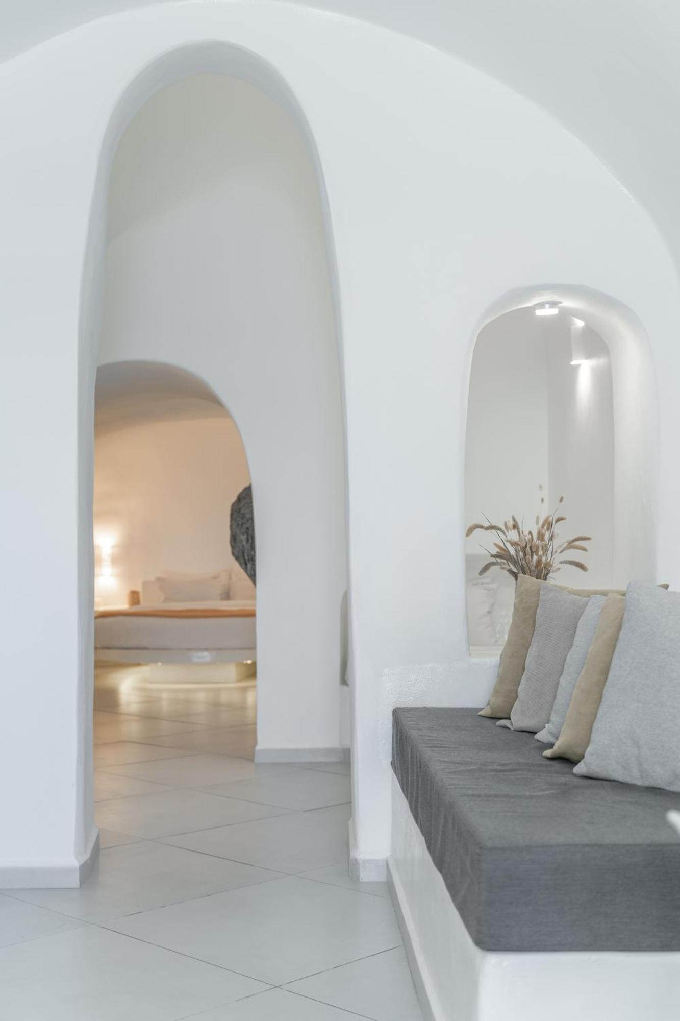 Luxus Vip Suites Иа Екстериор снимка