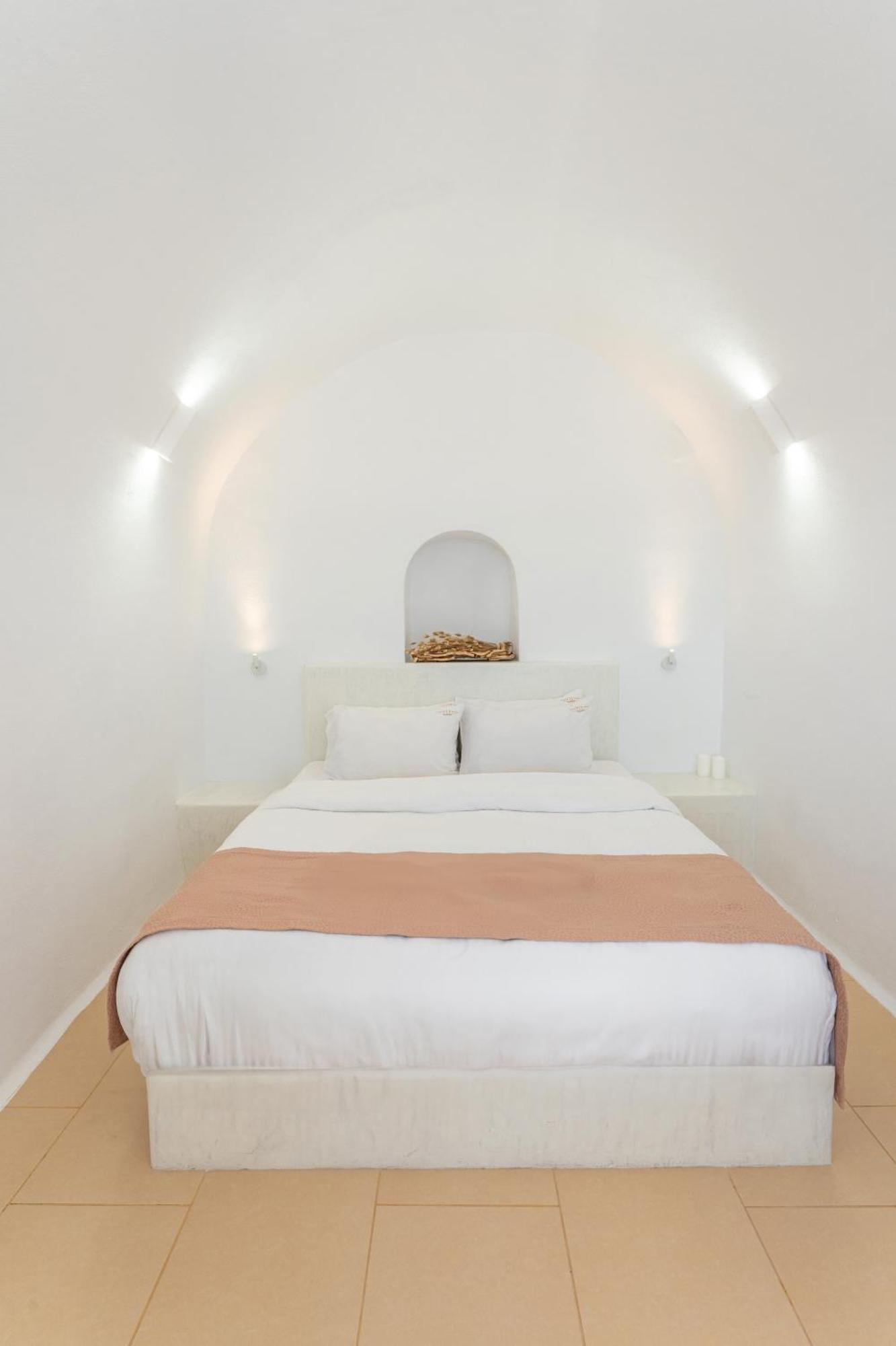 Luxus Vip Suites Иа Екстериор снимка