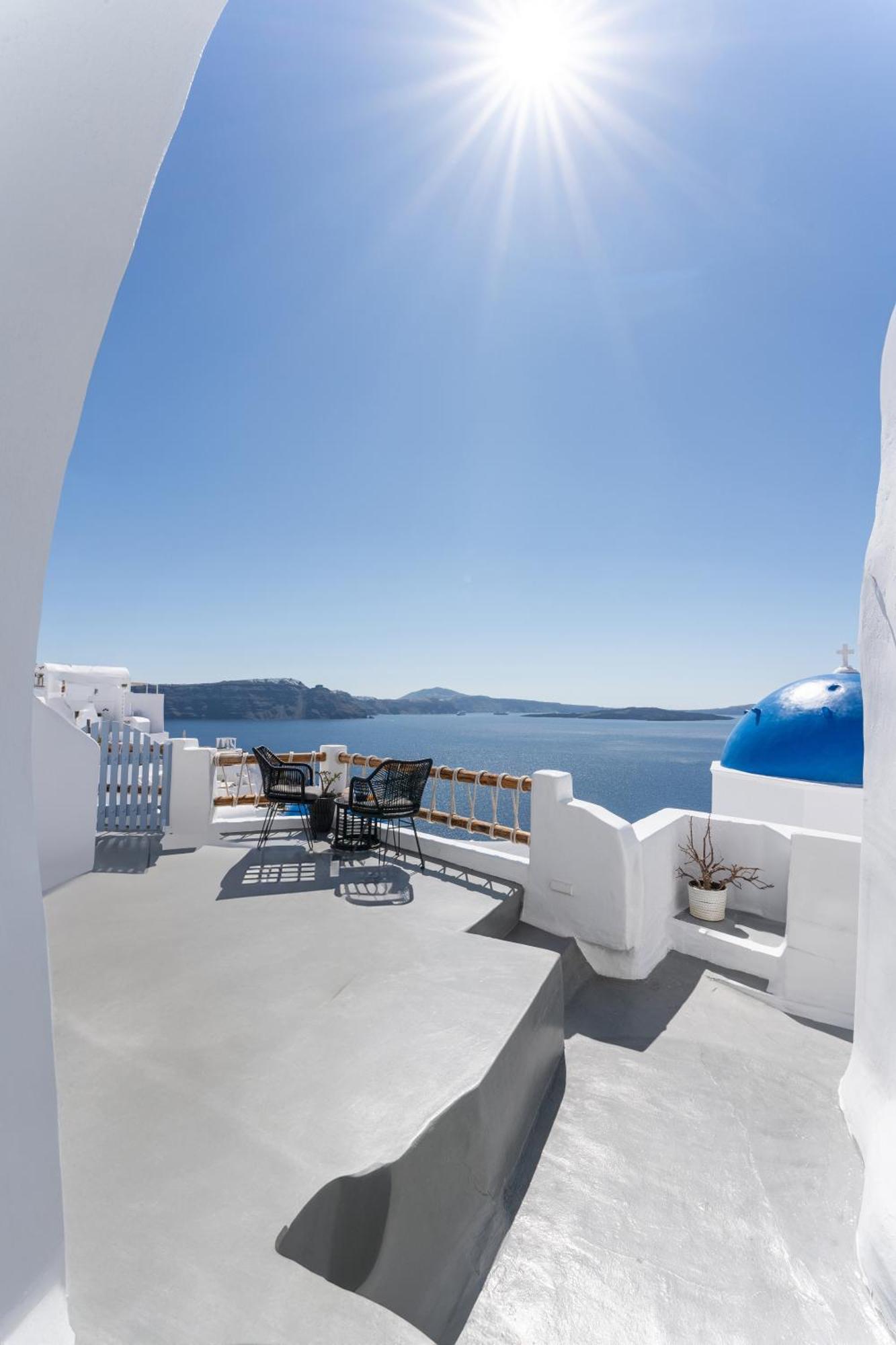 Luxus Vip Suites Иа Екстериор снимка