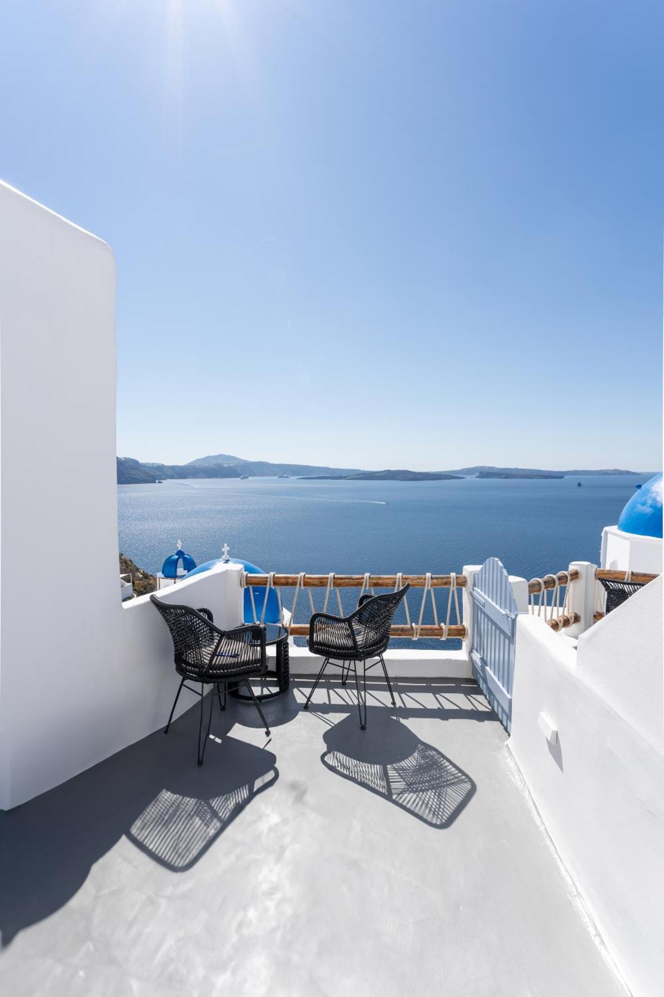 Luxus Vip Suites Иа Екстериор снимка