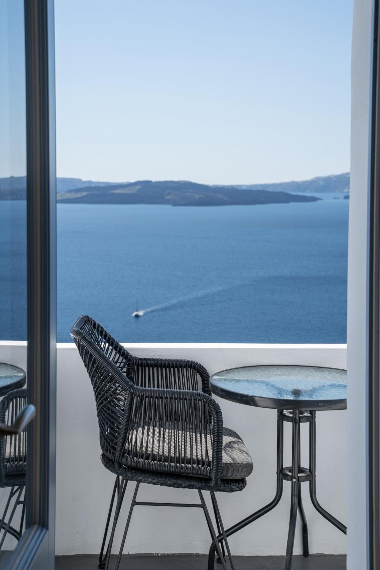 Luxus Vip Suites Иа Екстериор снимка